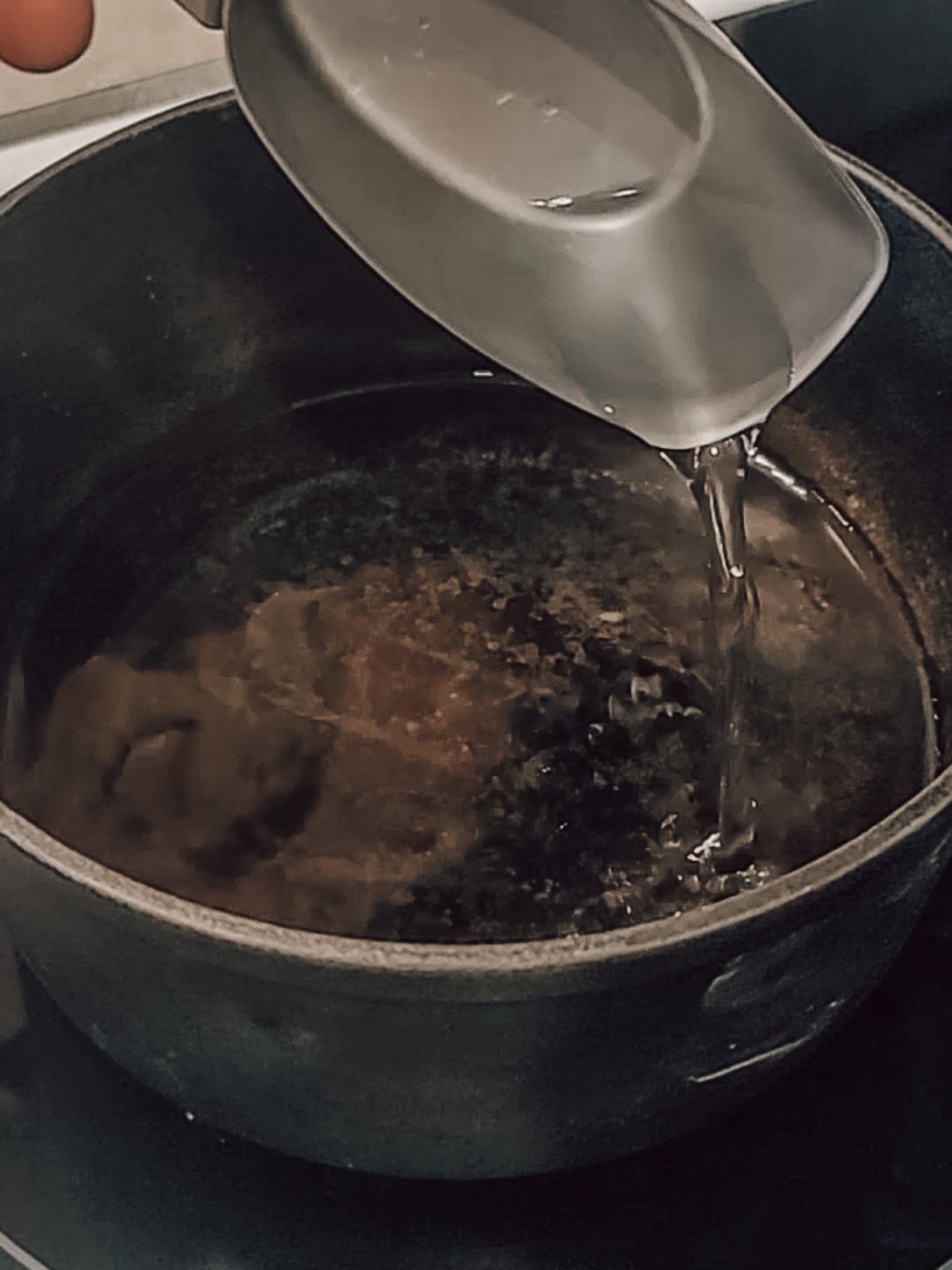 sugar free gummy bear recipe - Put ½ cup of cool water in the bottom of a medium-sized bowl.

Sprinkle the gelatin on top.

Let it sit for 5 minutes. Let the gelatin bloom.
