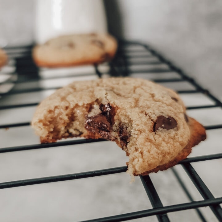 Einkorn chocolate chip cookies on a cooling rack
