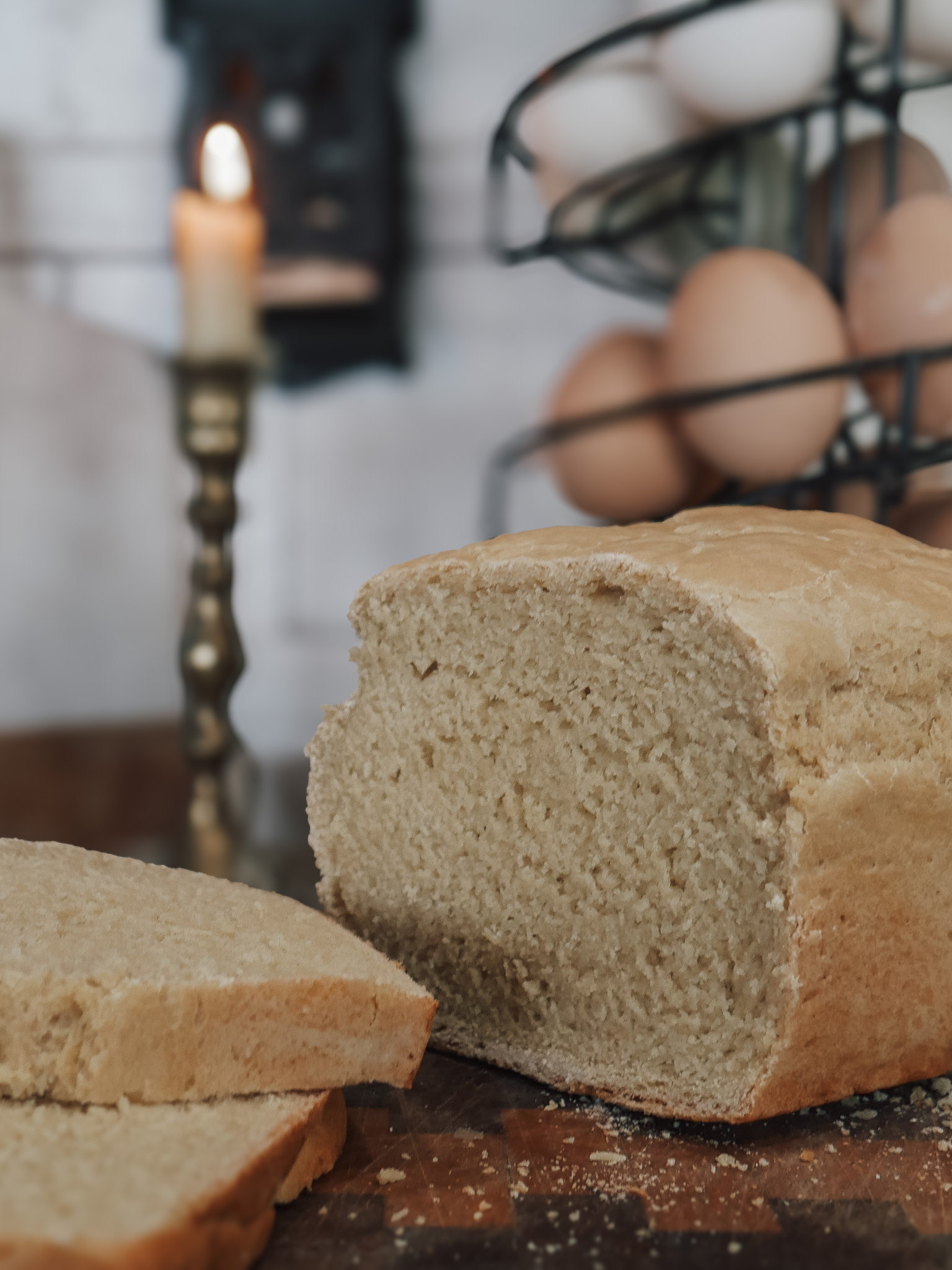 Easy Einkorn Bread = Bake for 38–42 minutes, or until the loaf is golden brown on top and sounds slightly hollow when tapped. Remove the bread from the pan and let it cool completely before slicing.